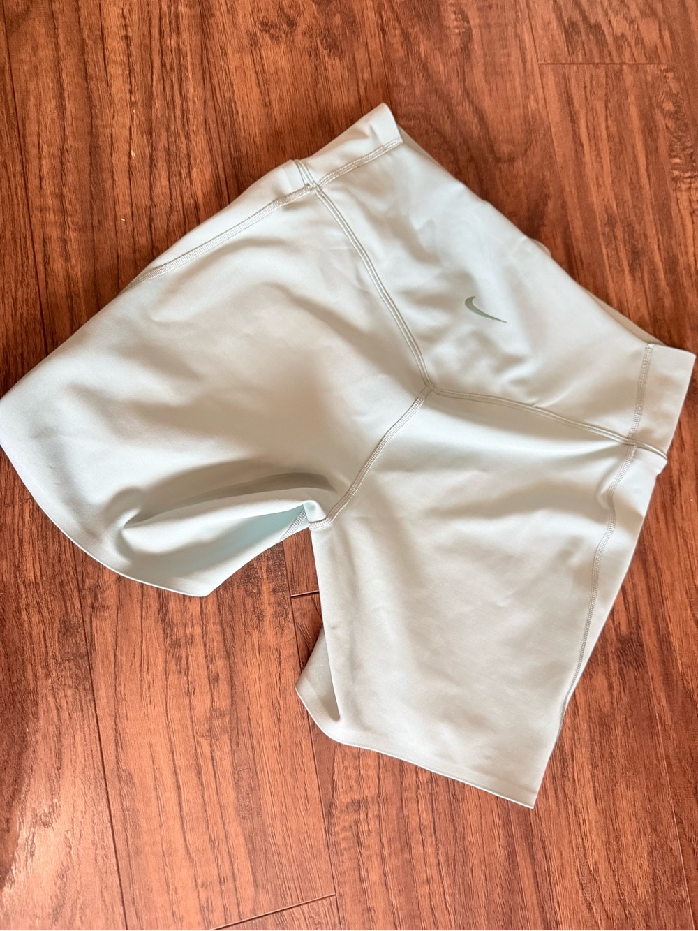 Nike Women's Light mint Active Bike Shorts medium